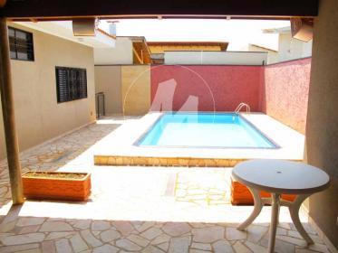 28 - Piscina