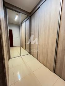 12 - Closet