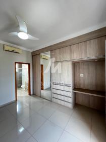 24 - Suite