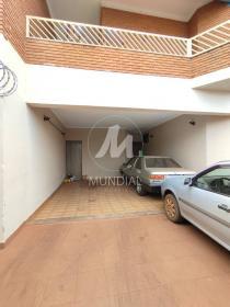 2 - Garagem/estacionamento