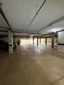 39 - Garagem/estacionamento