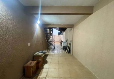 2 - Garagem/estacionamento