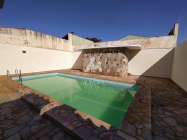 32 - Piscina
