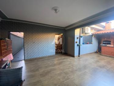 4 - Garagem/estacionamento