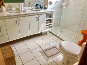 16 - Banheiro/lavabo