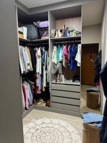 19 - Closet