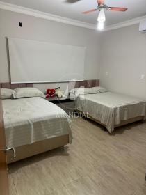 23 - Dormitorio