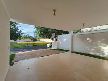 4 - Garagem/estacionamento