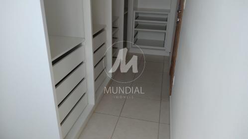 6 - Closet