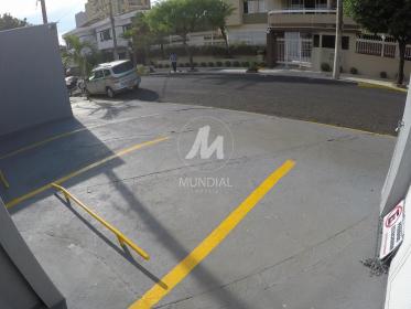 4 - Garagem/estacionamento