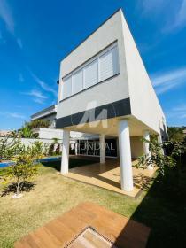 13 - Quintal/corredores