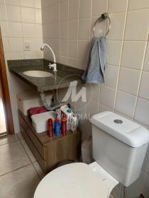 12 - Banheiro/lavabo