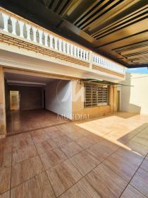 2 - Garagem/estacionamento