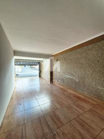 4 - Garagem/estacionamento