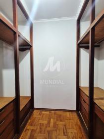 18 - Closet