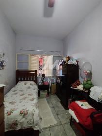 12 - Dormitorio