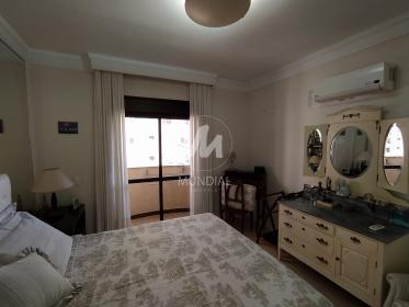 28 - Suite