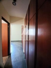 18 - Closet