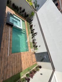 16 - Piscina