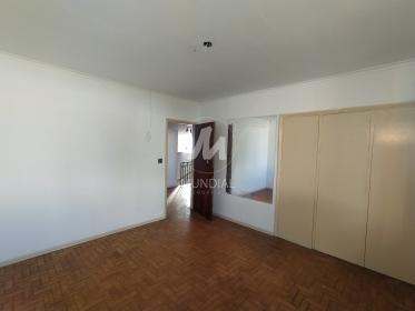 28 - Dormitorio