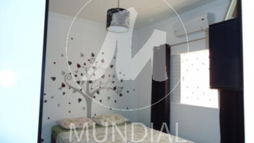 18 - Dormitorio