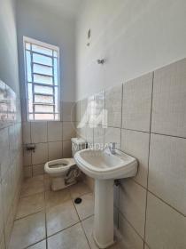 16 - Banheiro/lavabo