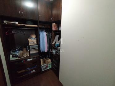 29 - Closet