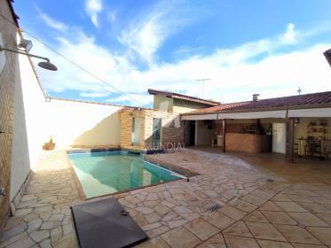38 - Piscina