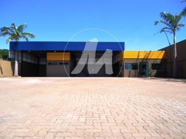 2 - Garagem/estacionamento