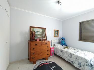 24 - Dormitorio