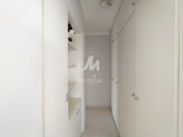 25 - Closet