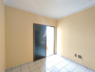 18 - Dormitorio