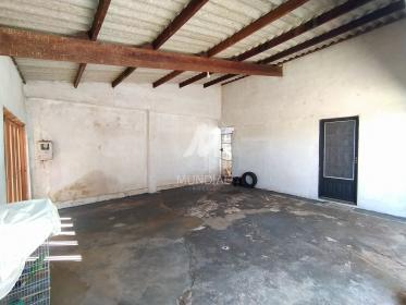14 - Garagem/estacionamento