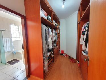 9 - Closet