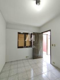 18 - Edicula