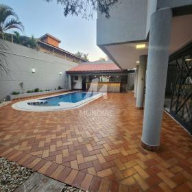 25 - Piscina