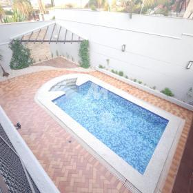 38 - Piscina
