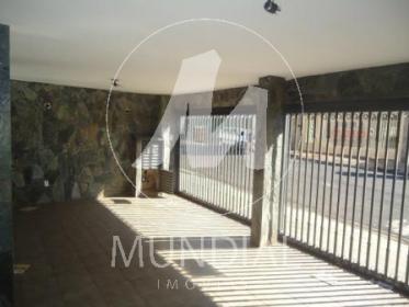 2 - Garagem/estacionamento