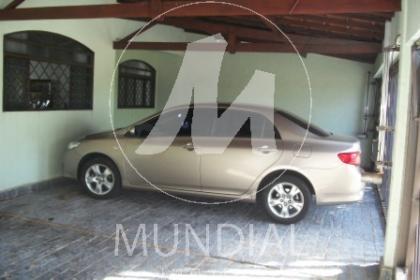 12 - Garagem/estacionamento