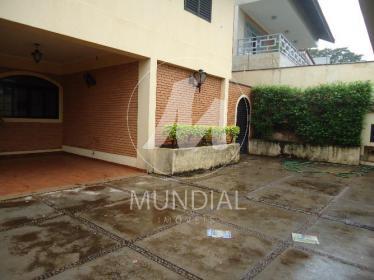 2 - Garagem/estacionamento