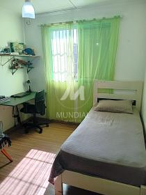 12 - Dormitorio