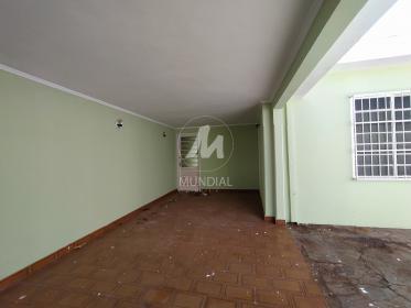 24 - Garagem/estacionamento