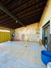 4 - Garagem/estacionamento