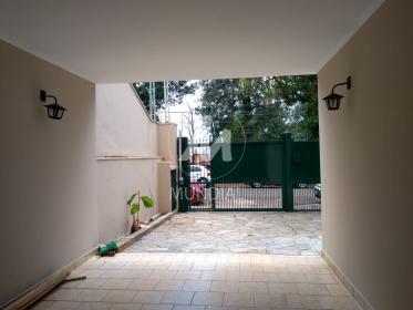 4 - Garagem/estacionamento