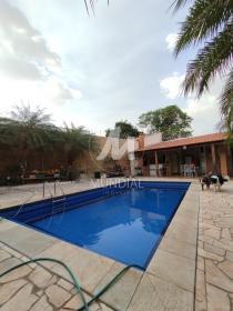 28 - Piscina