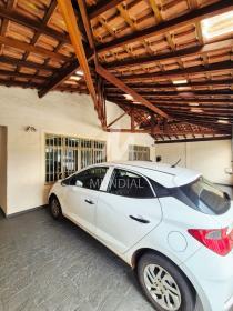 2 - Garagem/estacionamento