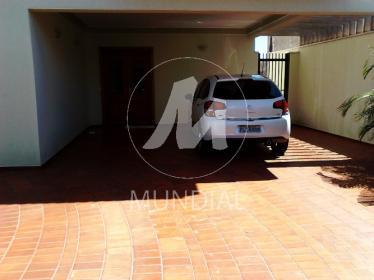 12 - Garagem/estacionamento