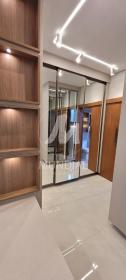 20 - Closet