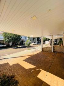 2 - Garagem/estacionamento
