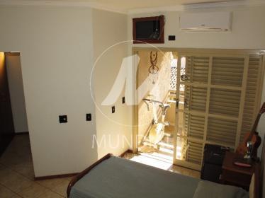 24 - Suite